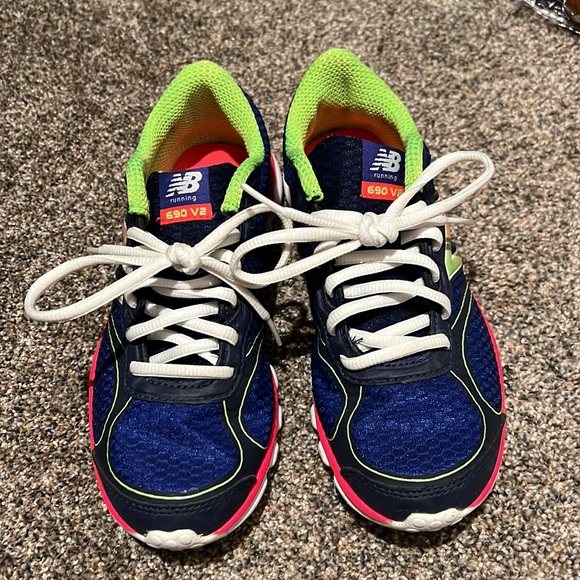 womens NB - Picture 2 of 4